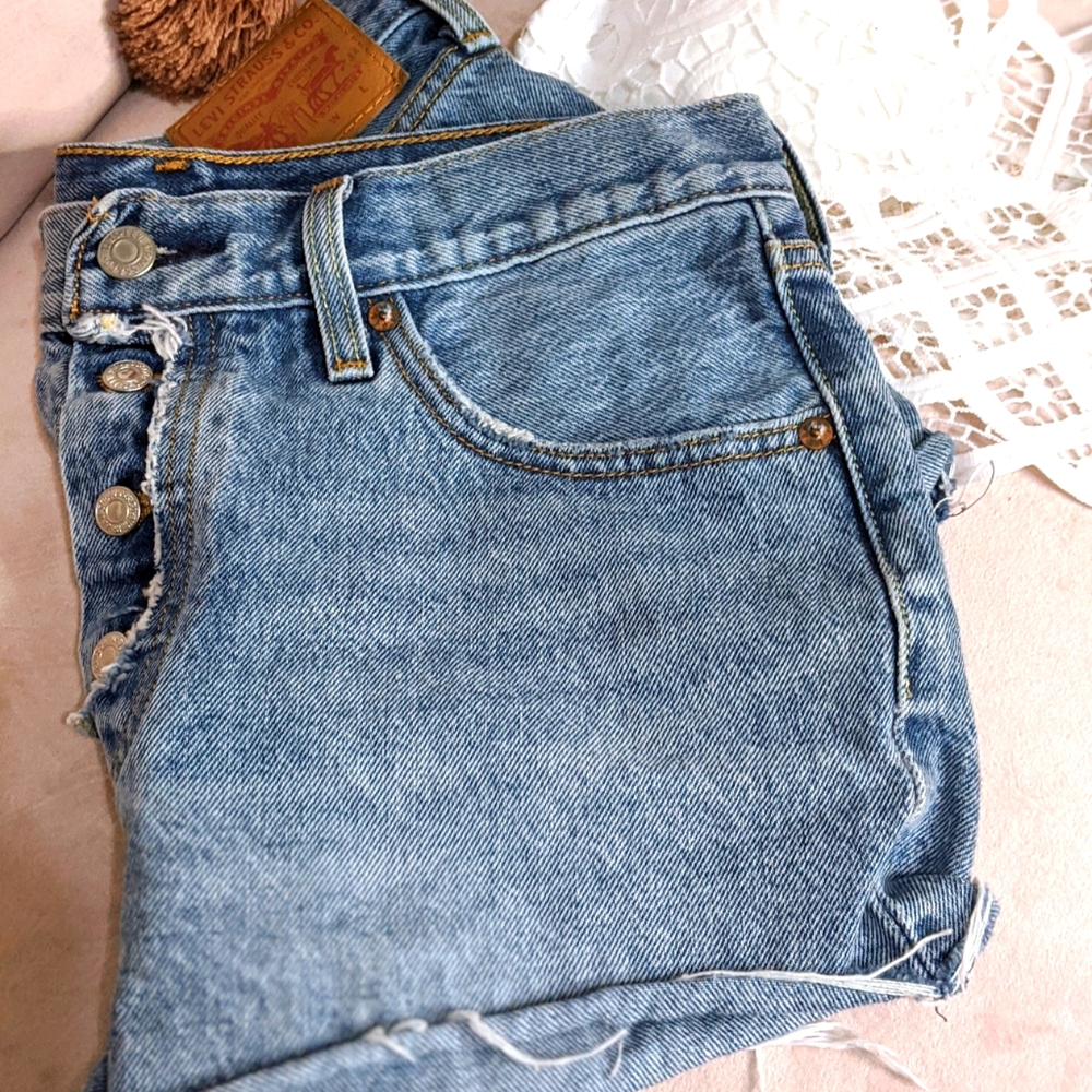 Vintage-Style Levi's Shorts